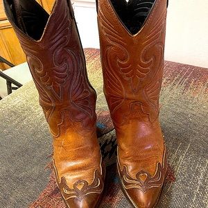 Laredo Heart and Wings Cowboy Boots Two Tone Women’s size 6 US